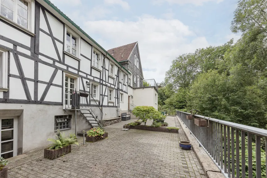 Hoffläche mit grüner Aussicht