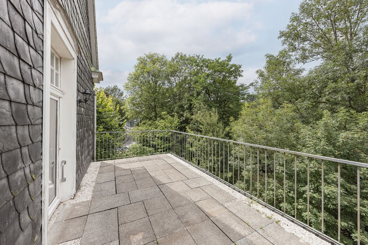 Balkon mit grüner Aussicht