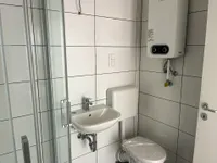 Modernes Duschbad