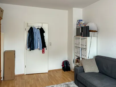helles Kinder-/Arbeitszimmer