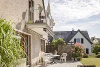 Sonnenterrasse und Balkon