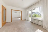 EG: Wohn- Essbereich mit Gartenzugang