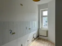 Küche mit großem Fenster