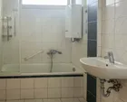 Tageslichtbad mit Wanne