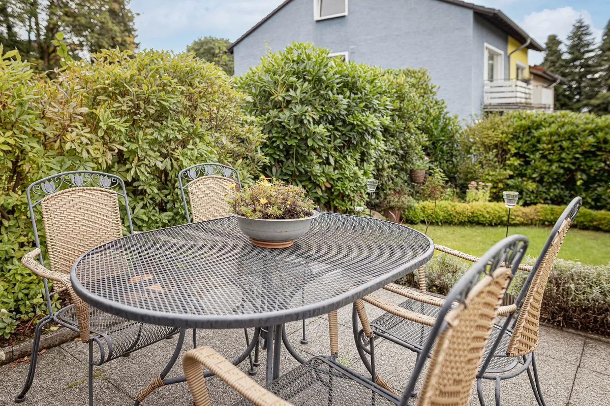 eigener Gartenbereich mit Terrasse