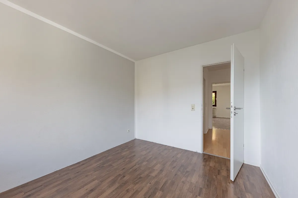 geräumiges Schlafzimmer im EG