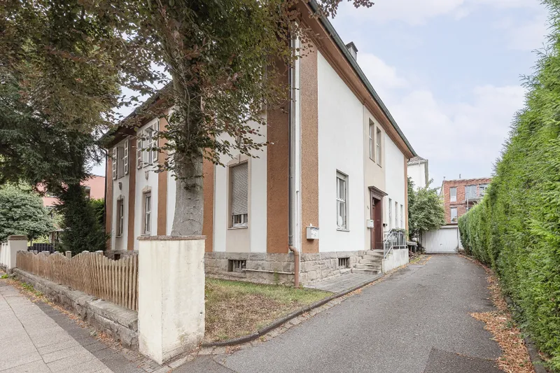 denkmalgeschütztes Zweifamilienhaus