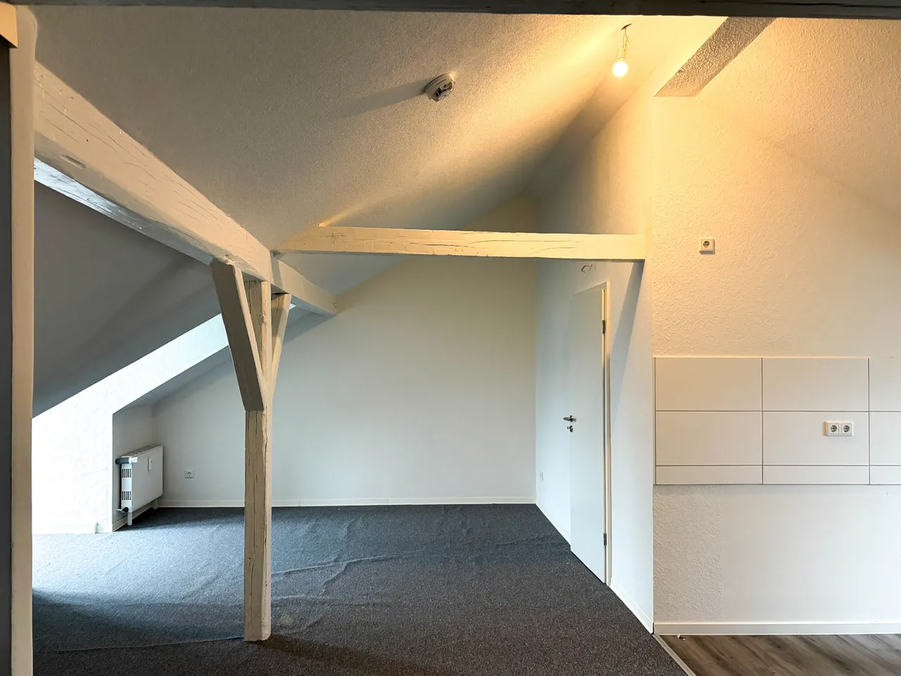 Außergewöhnlich Wohnen unterm Dach: Mietwohnung mit vier Zimmern in zentraler Lage von Gevelsberg - Foto 5