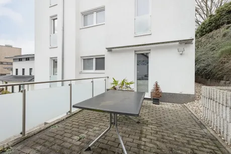 großzügige Terrasse