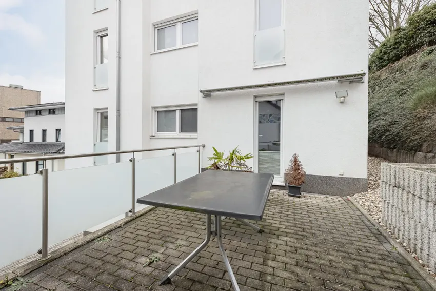 großzügige Terrasse