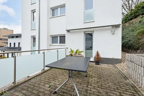 großzügige Terrasse