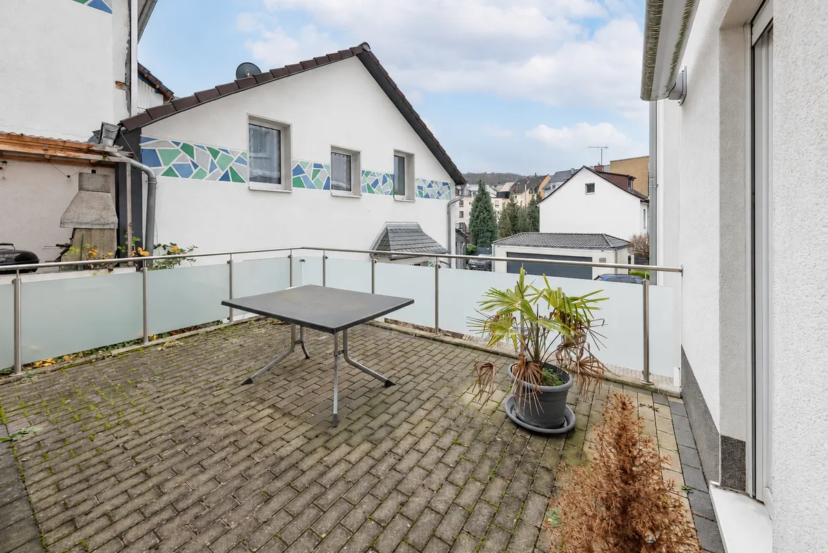 großzüger Terrasse