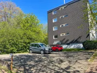 10 Außenstellplätze direkt am Haus