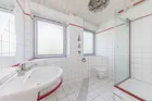 Tageslichtbad mit Dusche