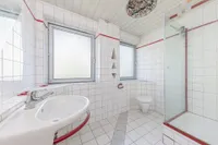 Tageslichtbad mit Dusche