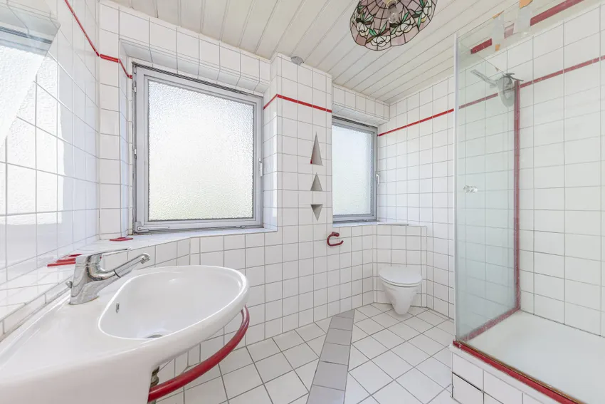 Tageslichtbad mit Dusche