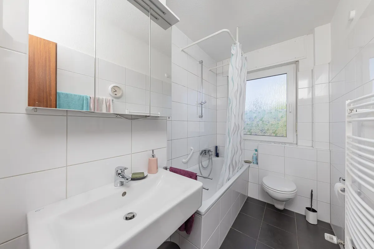 Einblick Wohnung straßenseitiges Haus