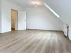 großzügiges Wohnzimmer
