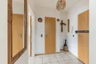 großzügie Diele mit Abstellraum