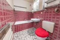 Badezimmer mit Badewanne
