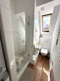Gäste-WC mit Dusche