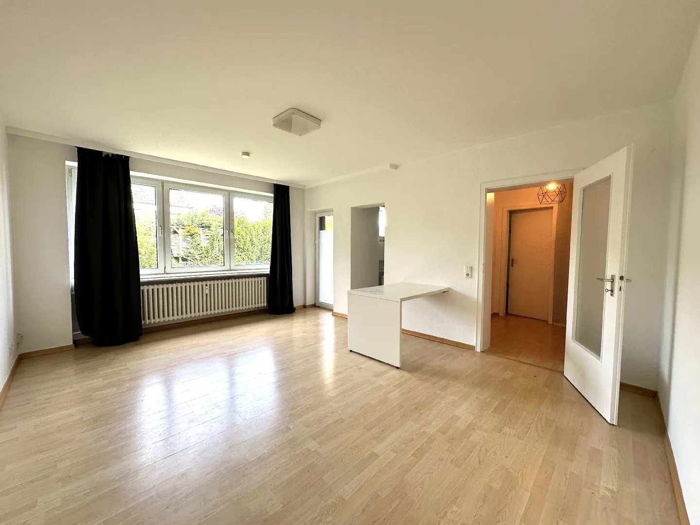 Düsseldorf-Heerdt! 1-Zimmer-Apartment mit großem Balkon in ruhiger Lage! - Foto 1