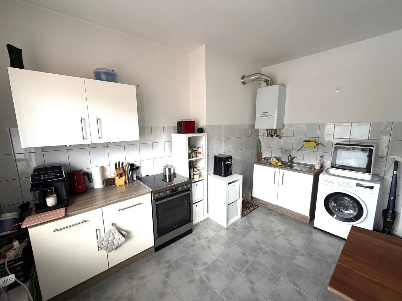 Düsseldorf-Rath! Gepflegte 2-Zimmer-Wohnung mit Balkon und Wohnküche! - Photo 1