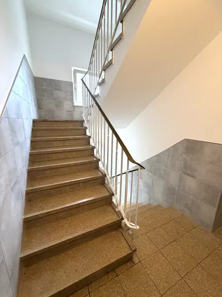 Düsseldorf-Rath! Gepflegte 2-Zimmer-Wohnung mit Balkon und Wohnküche!