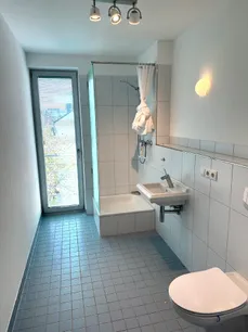 Gäste-Bad mit Dusche