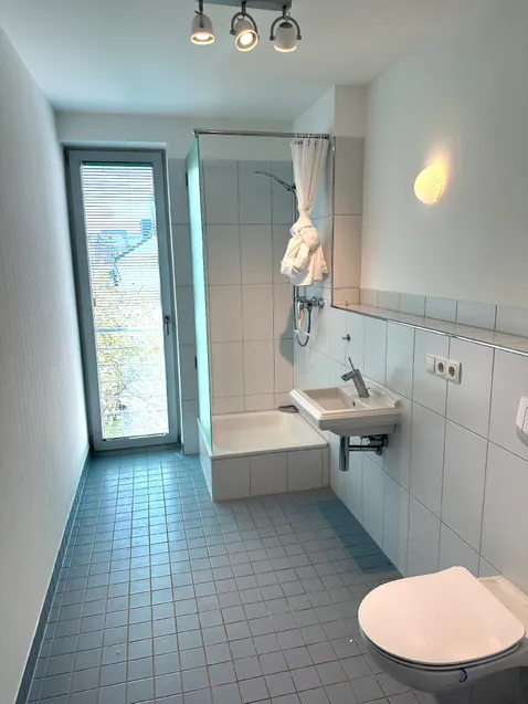 Gäste-Bad mit Dusche