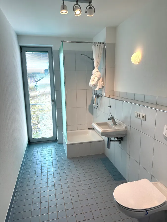 Gäste-Bad mit Dusche