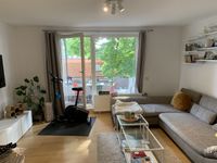 Wohnzimmer mit Balkon