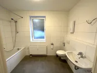 Wannenbad mit Fenster