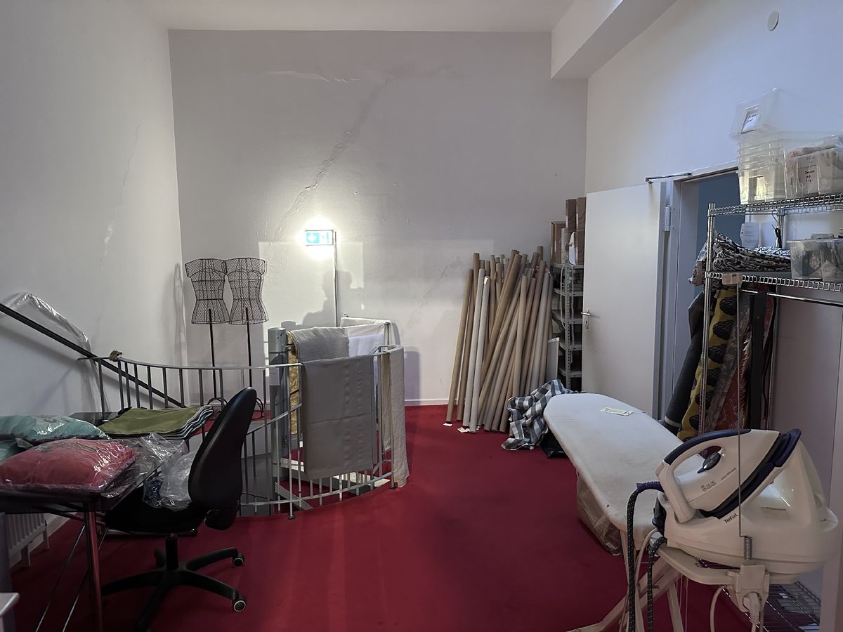 Lagerbereich mit Zugang zum Kellerlager