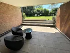 Terrasse mit Blick zum Garten