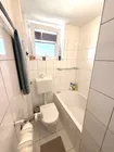 Bad mit Wanne + Fenster
