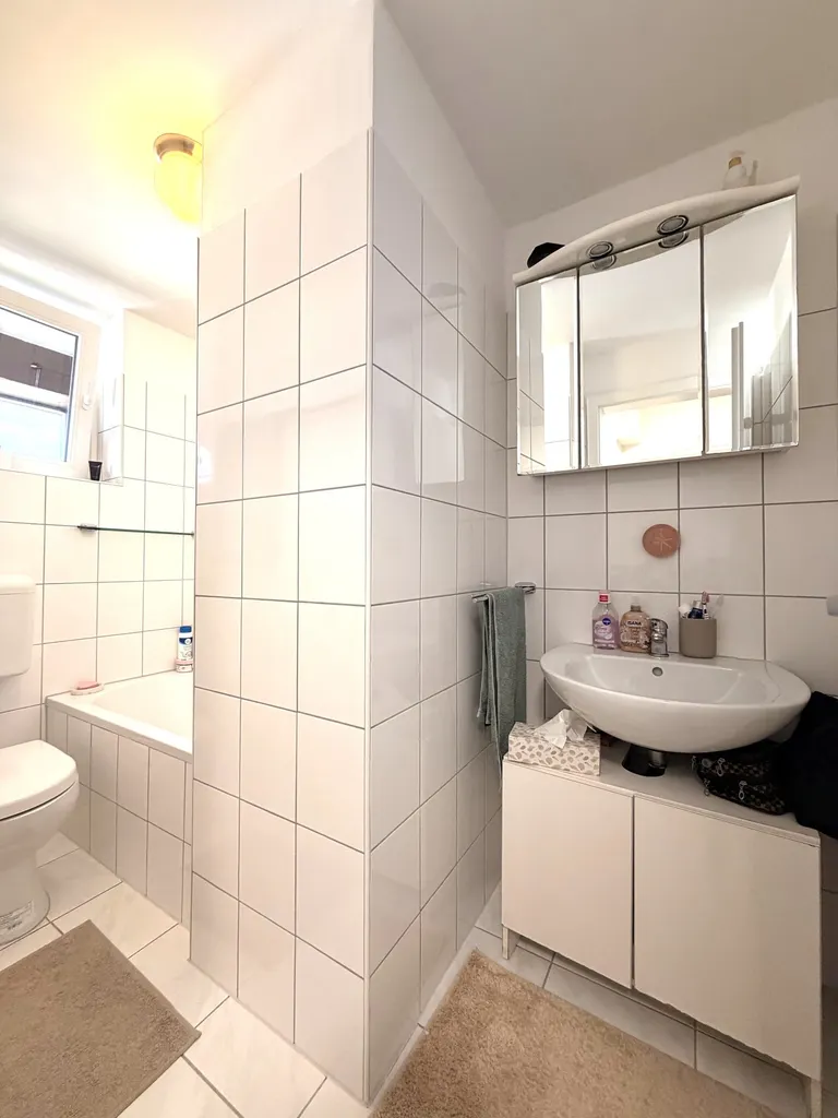 Düsseldorf-Heerdt! 1-Zimmer-Apartment mit großem Balkon und Einbauküche! - Foto 4