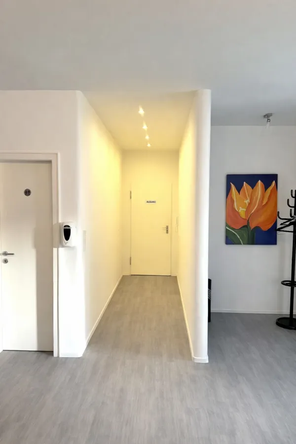 WC 1, Eingang, Garderobe