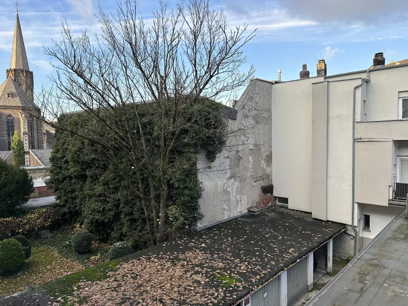 Blick vom Balkon in die Hinterhöfe