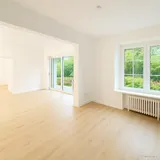 Düsseldorf-Benrath! Exklusive 4-Zimmer-Wohnung mit parkartigem Garten in bester Lage!!