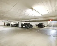 helle Tiefgarage