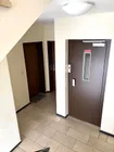 Treppenhaus mit Lift