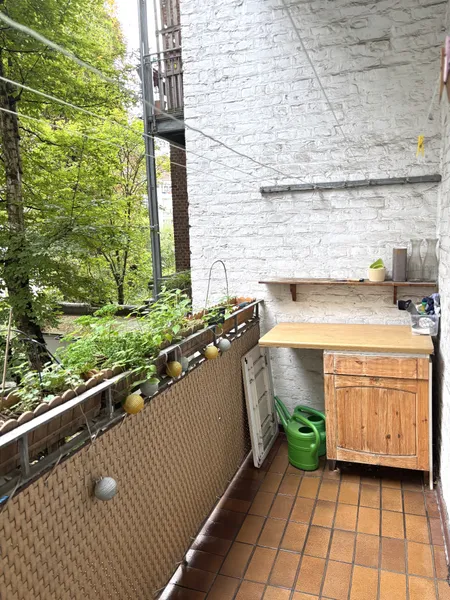 Ihr rückwärtiger Balkon