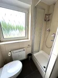 Gäste-WC mit Dusche