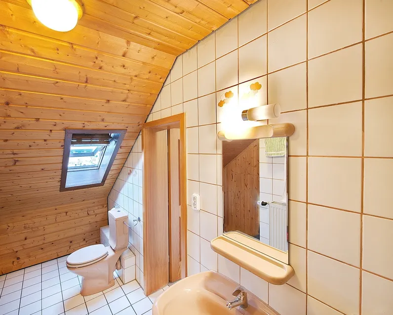 Duschbad im Dachgeschoss