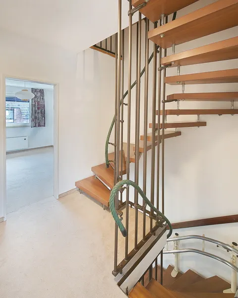 Treppe zum Dachgeschoss