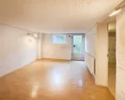 Hobbyraum mit Außentreppe