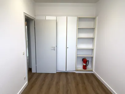 Raum 5 mit Einbauschrank