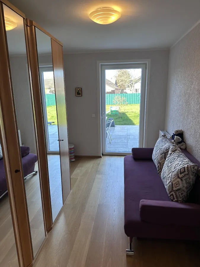 Ankleide / Home Office / Kinderzimmer