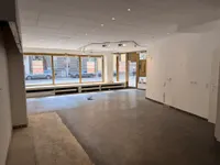Verkaufsraum Blick zur Straße